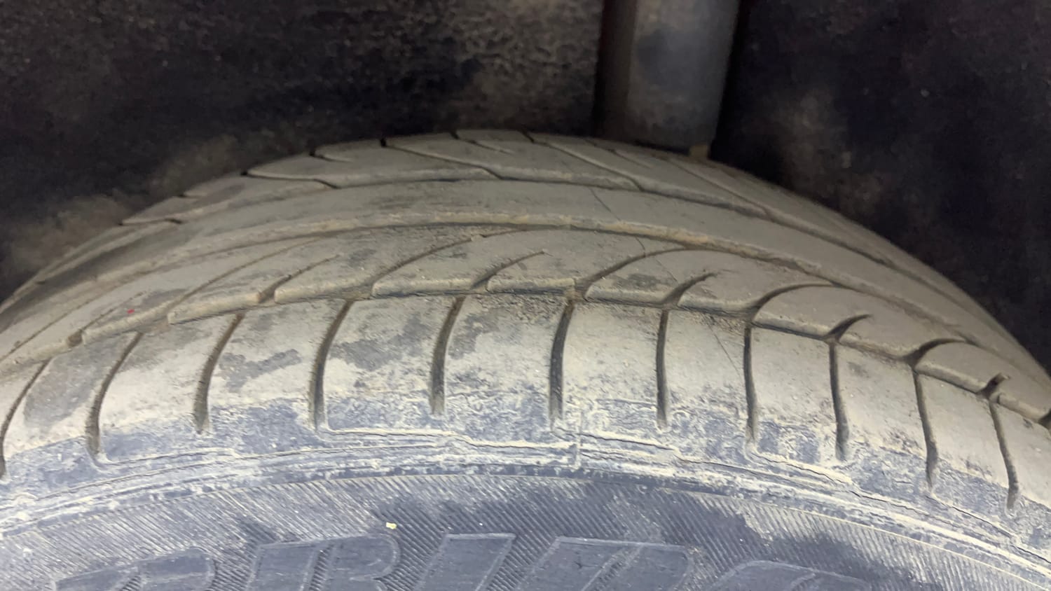 Used 2018 Ford EcoSport Titanium 1.5L Ti-VCT Petrol Manual tyres LEFT REAR TYRE TREAD VIEW