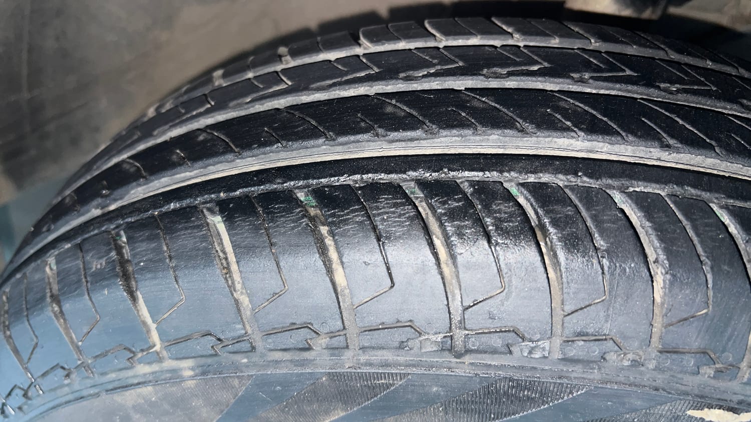 Used 2022 Maruti Suzuki Dzire LXi Petrol Manual tyres RIGHT FRONT TYRE TREAD VIEW
