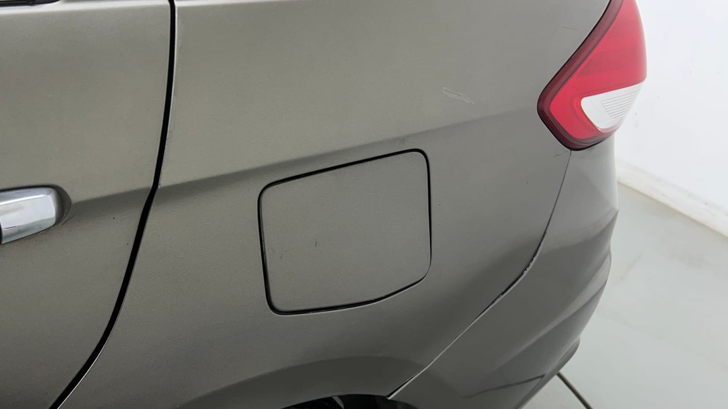 Used 2020 Maruti Suzuki Ciaz Alpha 1.5 AT Petrol Automatic dents MINOR SCRATCH