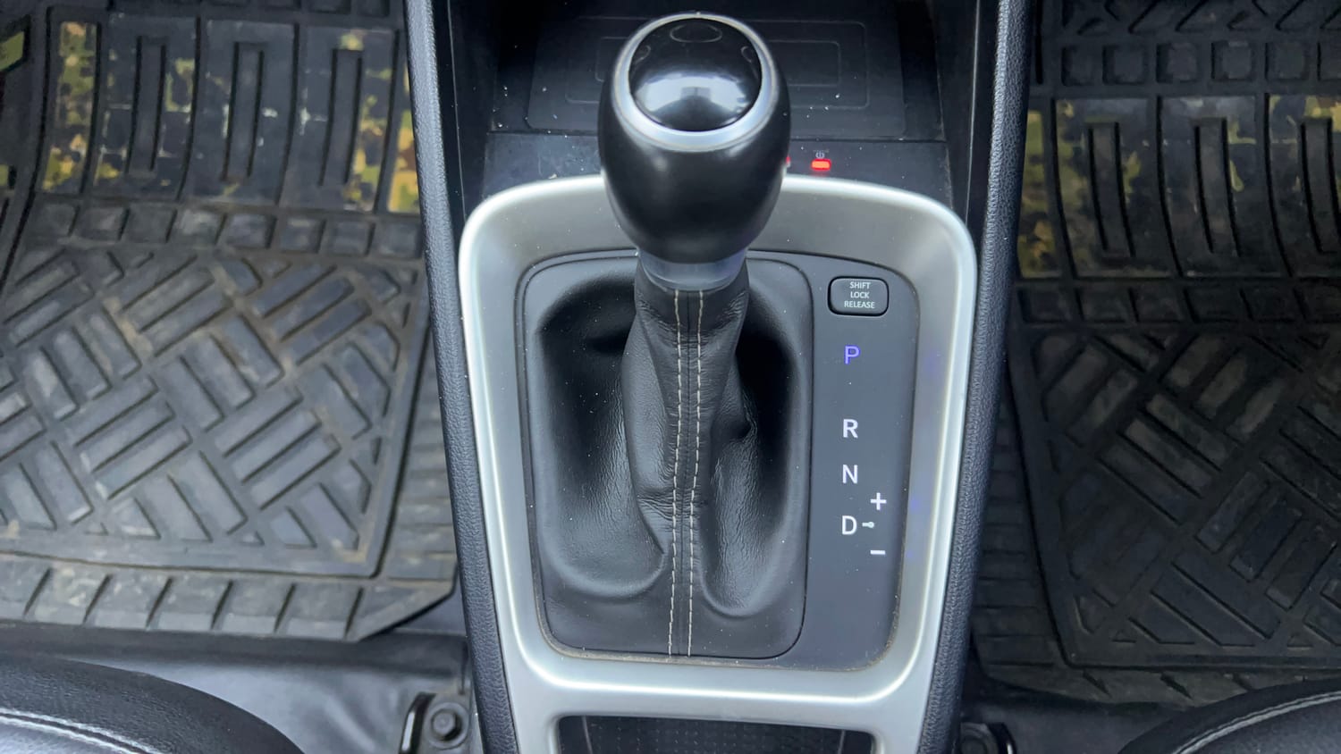 Used 2019 Hyundai Venue SX Plus 1.0 Turbo DCT Petrol Automatic interior GEAR  KNOB VIEW