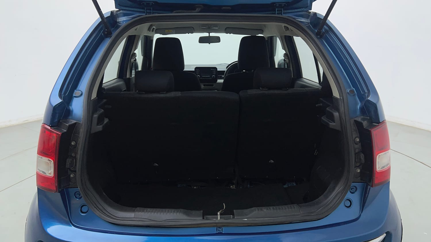 Used 2019 Maruti Suzuki Ignis Delta 1.2 MT Petrol Manual interior DICKY INSIDE VIEW