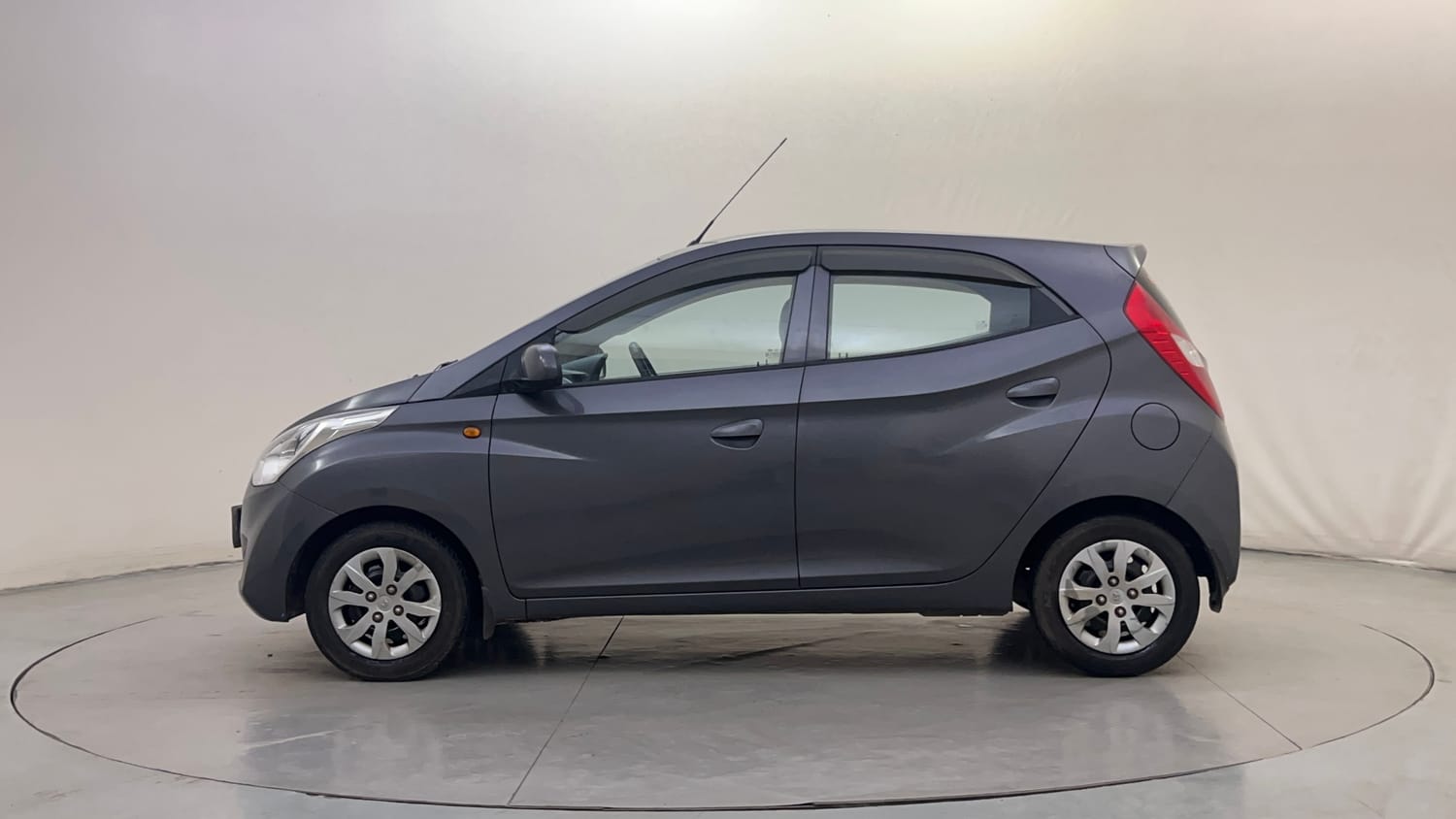 Used 2017 hyundai Eon Magna+ (O) Petrol Manual exterior LEFT SIDE VIEW