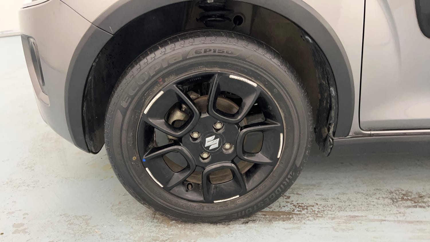 Used 2022 Maruti Suzuki Ignis Zeta 1.2 MT Petrol Manual tyres LEFT FRONT TYRE RIM VIEW