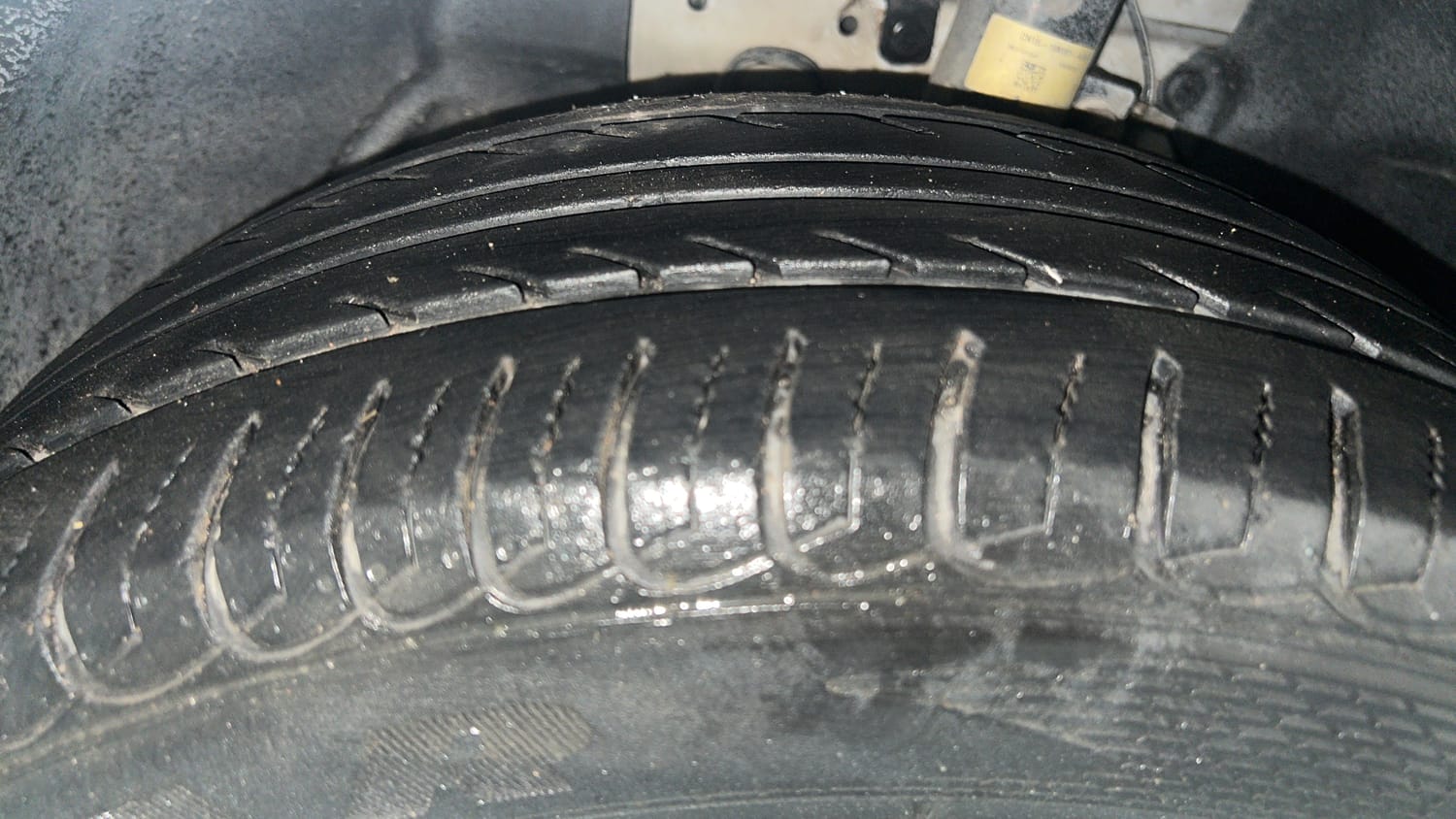 Used 2017 Ford EcoSport Titanium 1.5L Ti-VCT Petrol Manual tyres LEFT FRONT TYRE TREAD VIEW