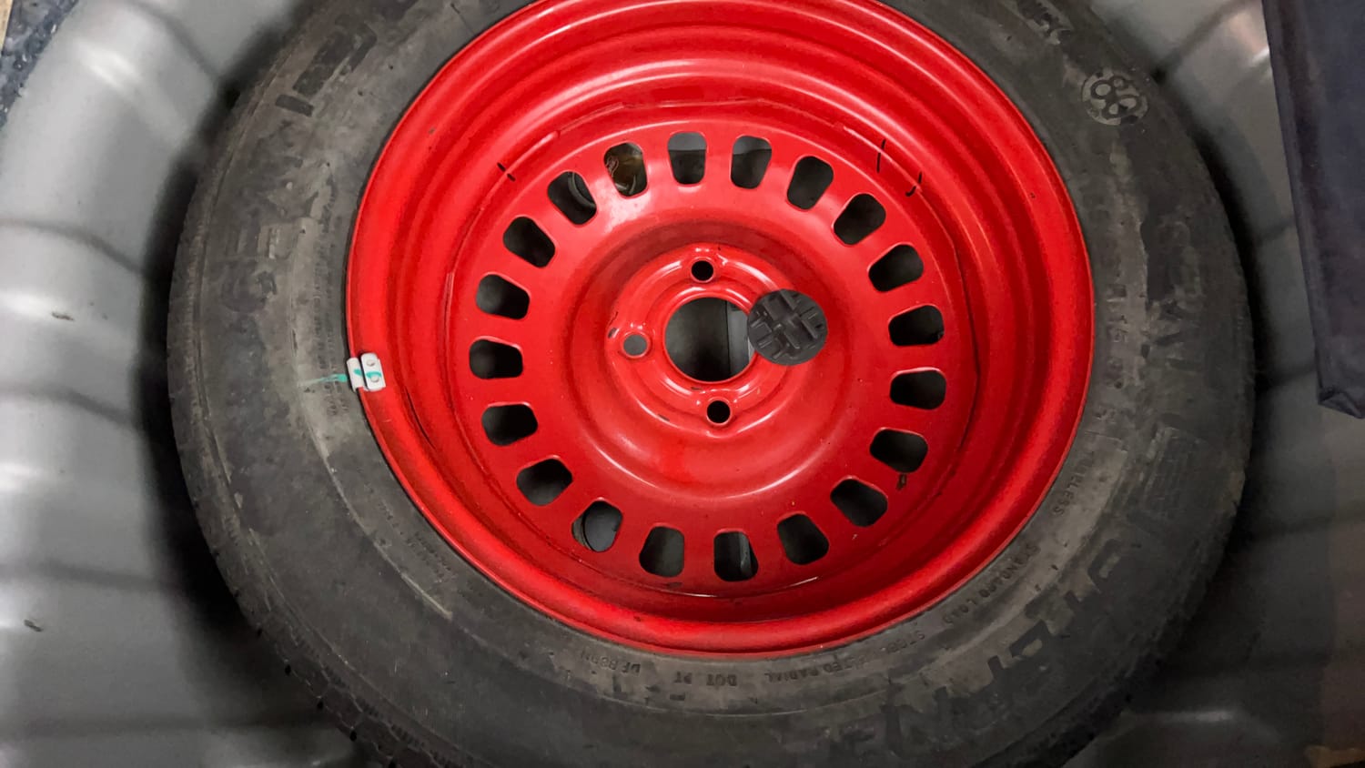 Used 2021 Nissan Magnite XV Petrol Manual tyres SPARE TYRE VIEW