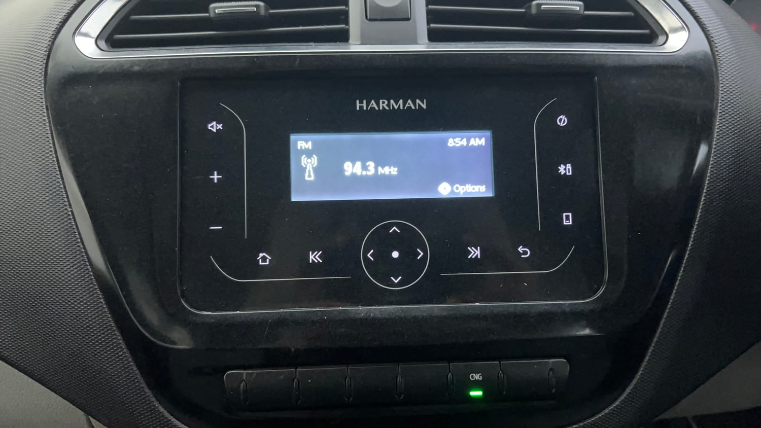 Used 2022 Tata Tiago XT CNG Cng Manual top_features Integrated (in-dash) music system