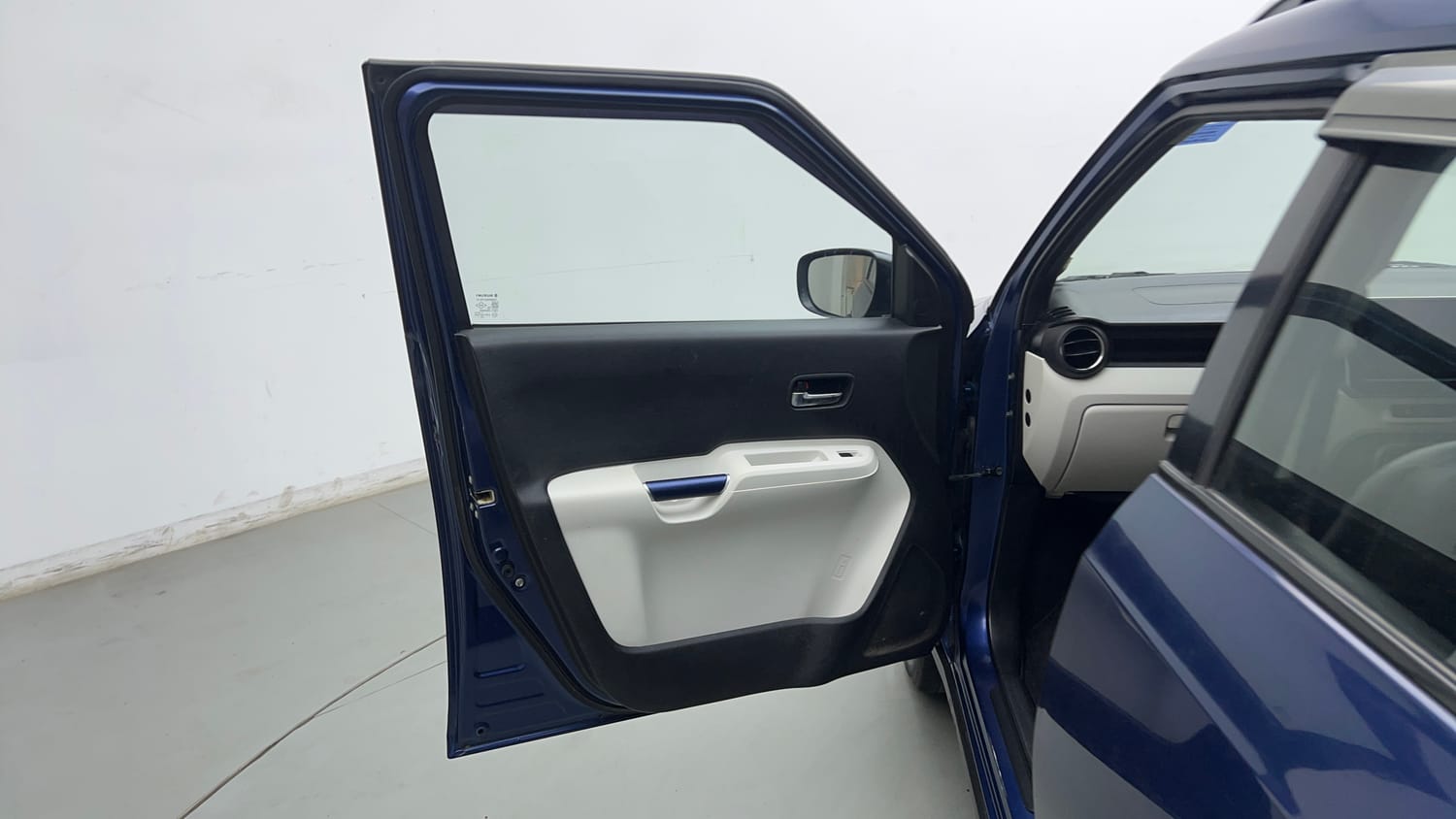 Used 2020 Maruti Suzuki Ignis Zeta 1.2 MT Petrol Manual interior LEFT FRONT DOOR OPEN VIEW
