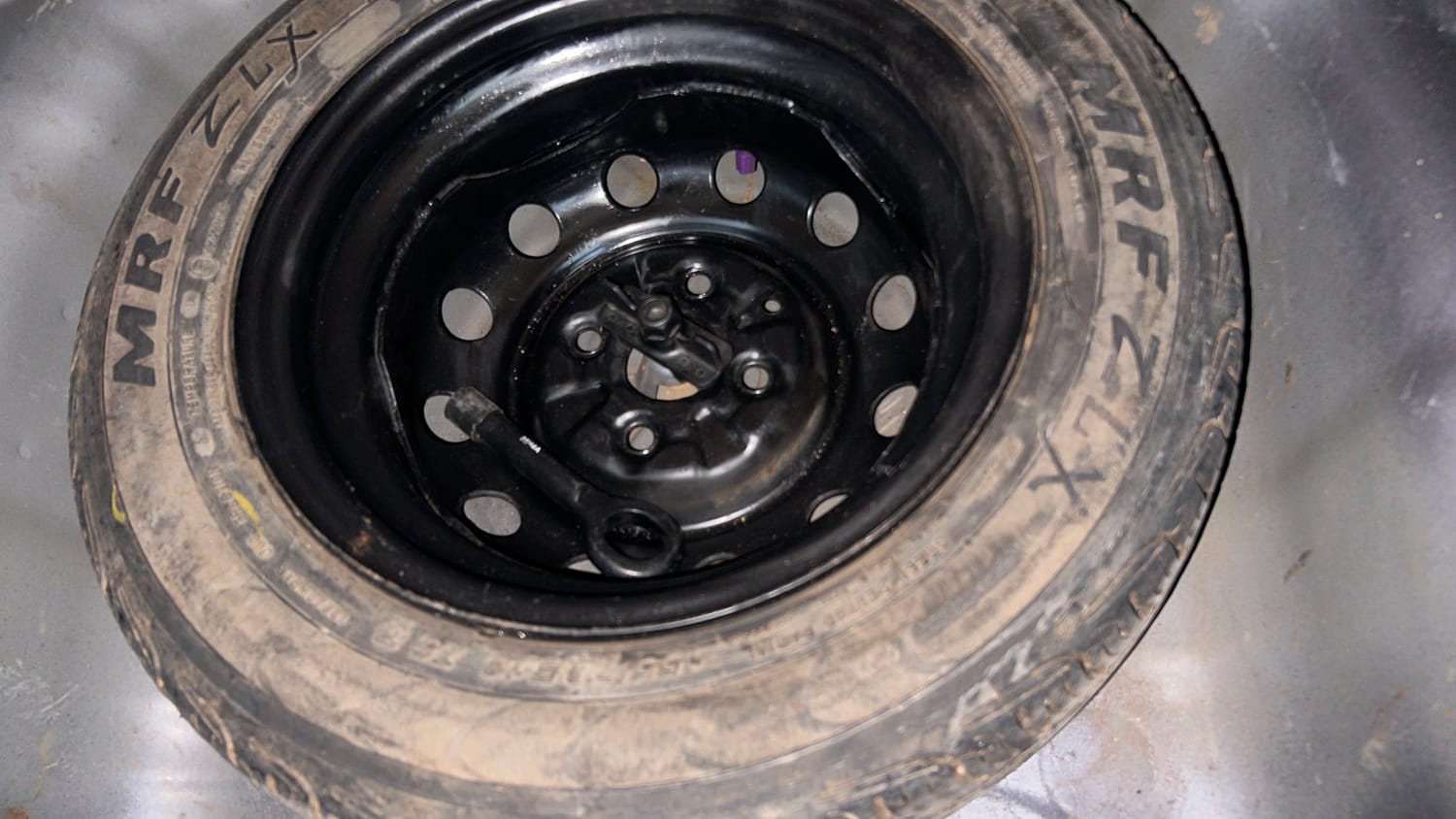 Used 2017 hyundai Eon Magna+ (O) Petrol Manual tyres SPARE TYRE VIEW