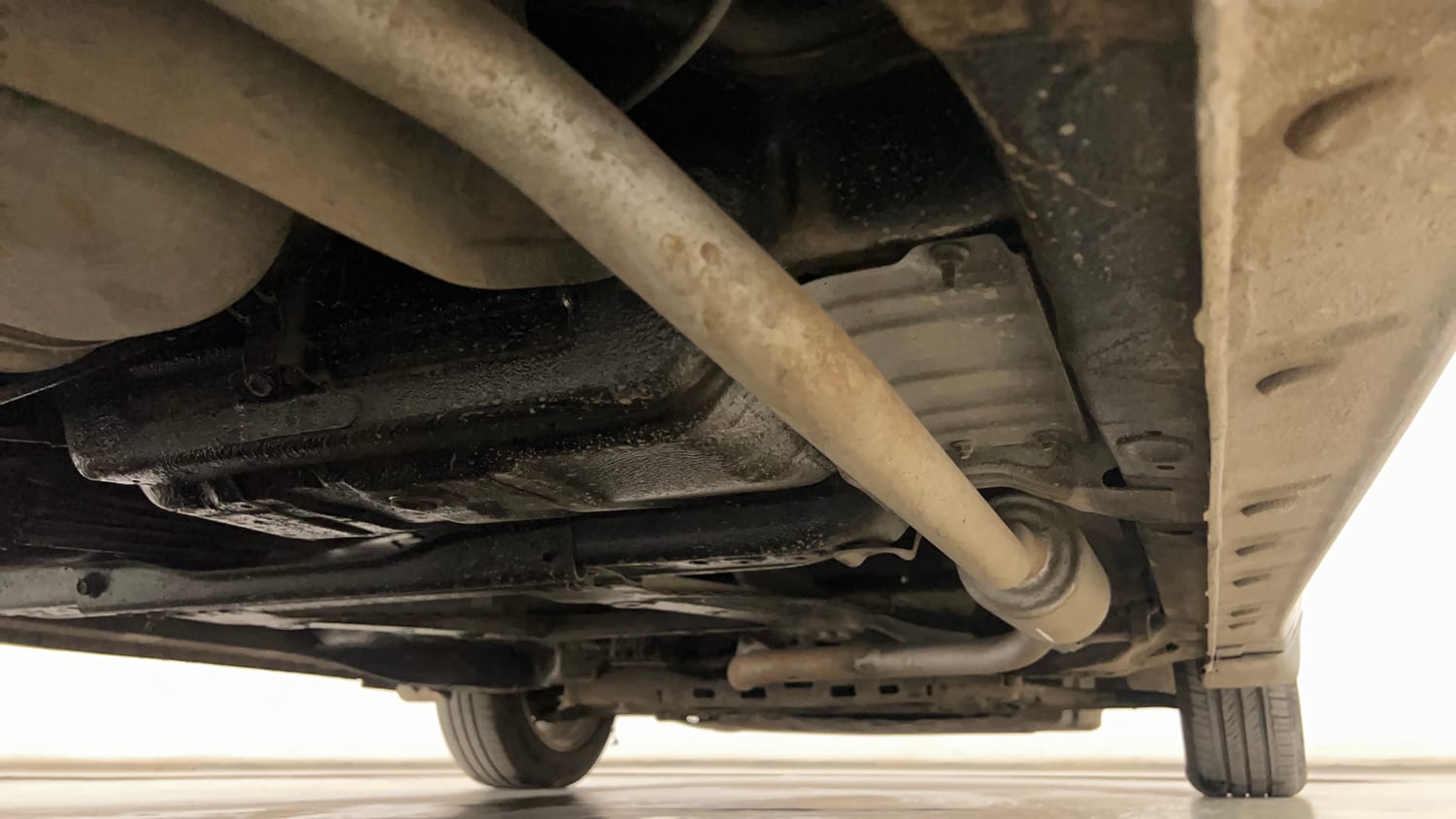 Used 2016 Honda City V Petrol Manual extra REAR RIGHT UNDERBODY VIEW
