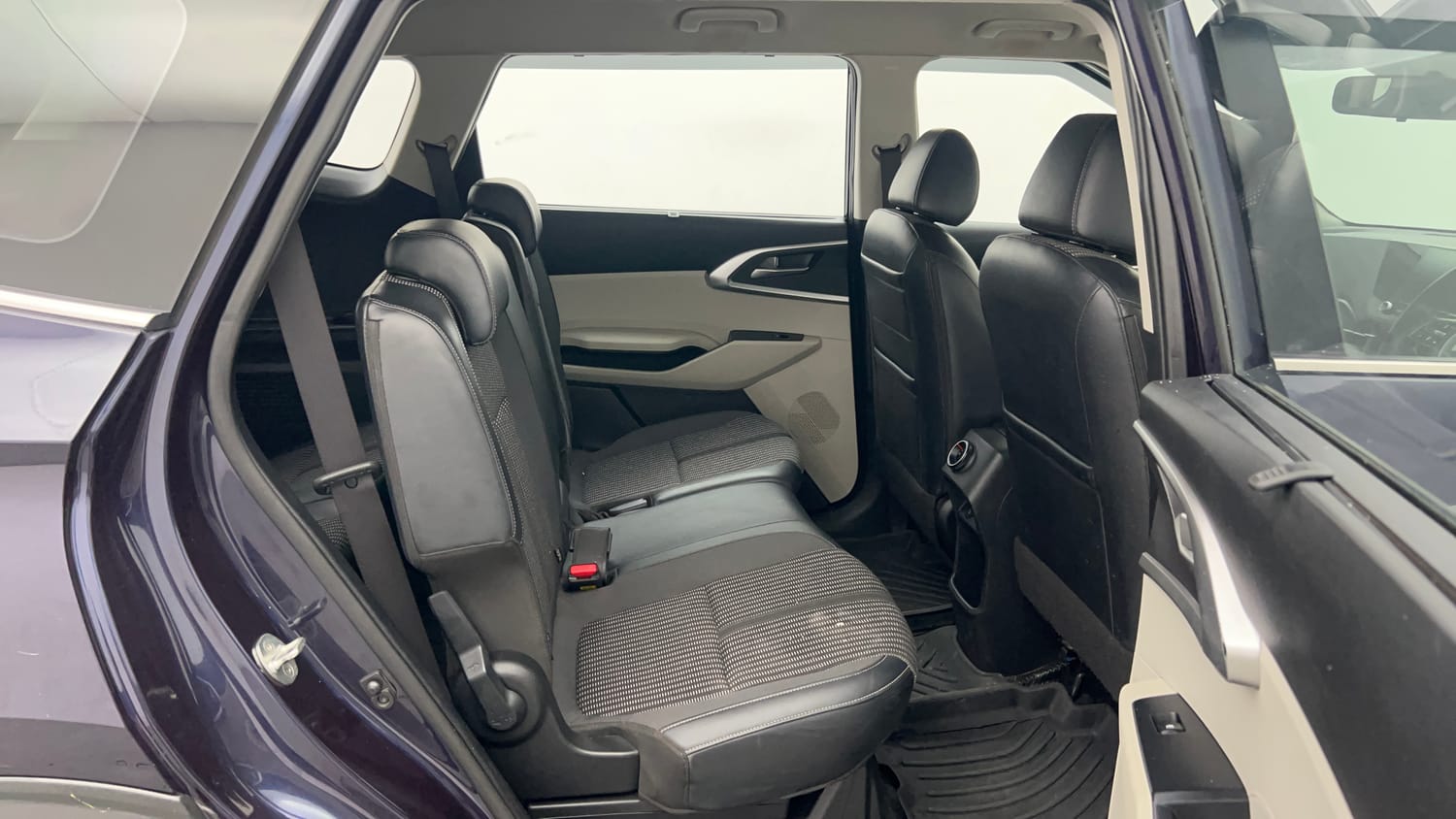 Used 2023 Kia Carens Prestige 1.4 Petrol MT 7 STR Petrol Manual interior RIGHT SIDE REAR DOOR CABIN VIEW