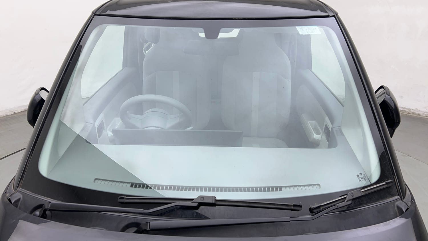 Used 2025 MG Motors Comet EV Exclusive FC Electric Automatic exterior FRONT WINDSHIELD VIEW