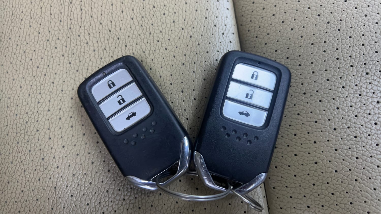 Used 2017 Honda City ZX Diesel Diesel Manual extra CAR KEY VIEW