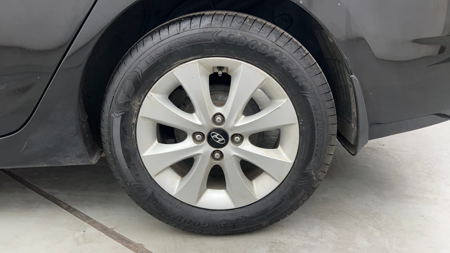 Used 2016 Hyundai Verna 1.6 VTVT S AT Petrol Automatic tyres LEFT REAR TYRE RIM VIEW