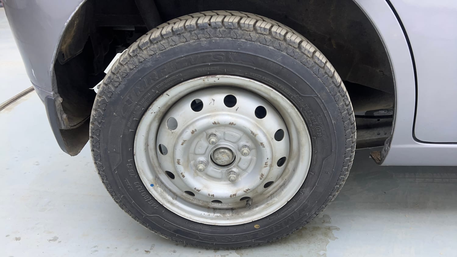 Used 2013 Maruti Suzuki Wagon R 1.0 LXI CNG (outside fitted) Cng Manual tyres RIGHT REAR TYRE RIM VIEW