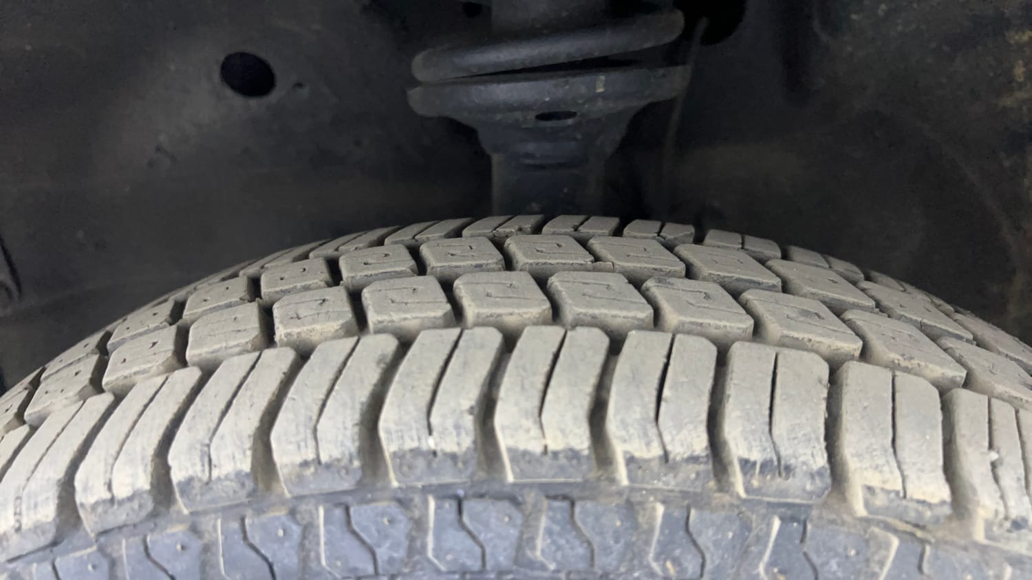 Used 2013 Maruti Suzuki Wagon R 1.0 LXI CNG (outside fitted) Cng Manual tyres LEFT FRONT TYRE TREAD VIEW