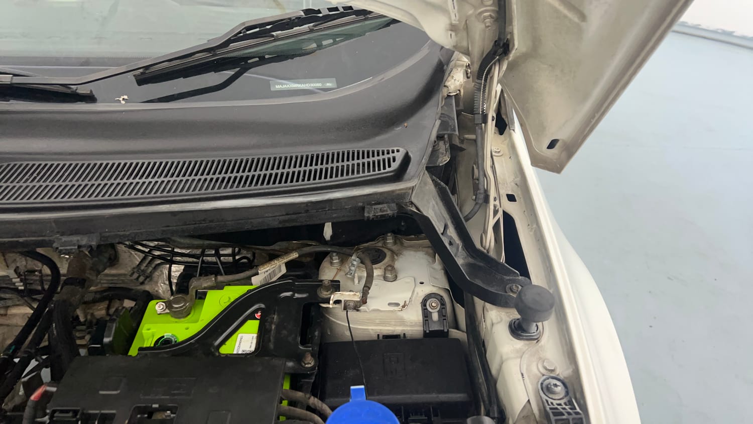 Used 2017 Ford EcoSport Titanium 1.5L Ti-VCT Petrol Manual engine ENGINE LEFT SIDE HINGE & APRON VIEW