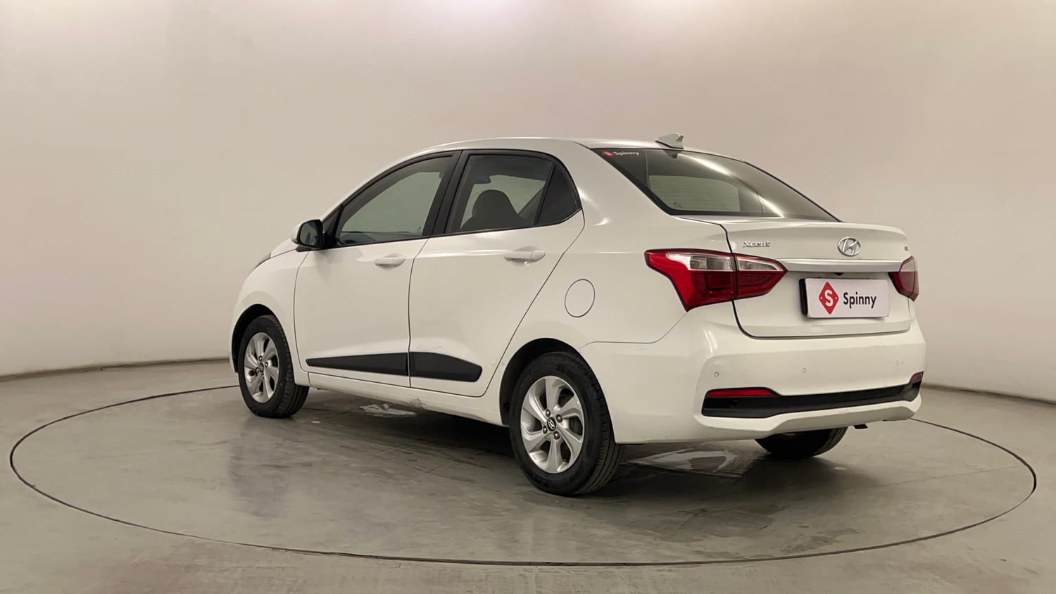 Used 2018 Hyundai Xcent SX 1.1 CRDi Diesel Manual exterior LEFT REAR CORNER VIEW