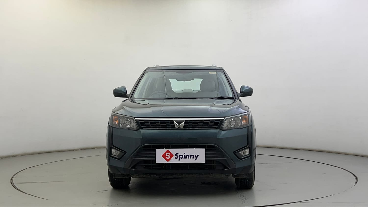 Used 2023 Mahindra XUV 300 W4 1.2 Petrol Petrol Manual exterior FRONT VIEW