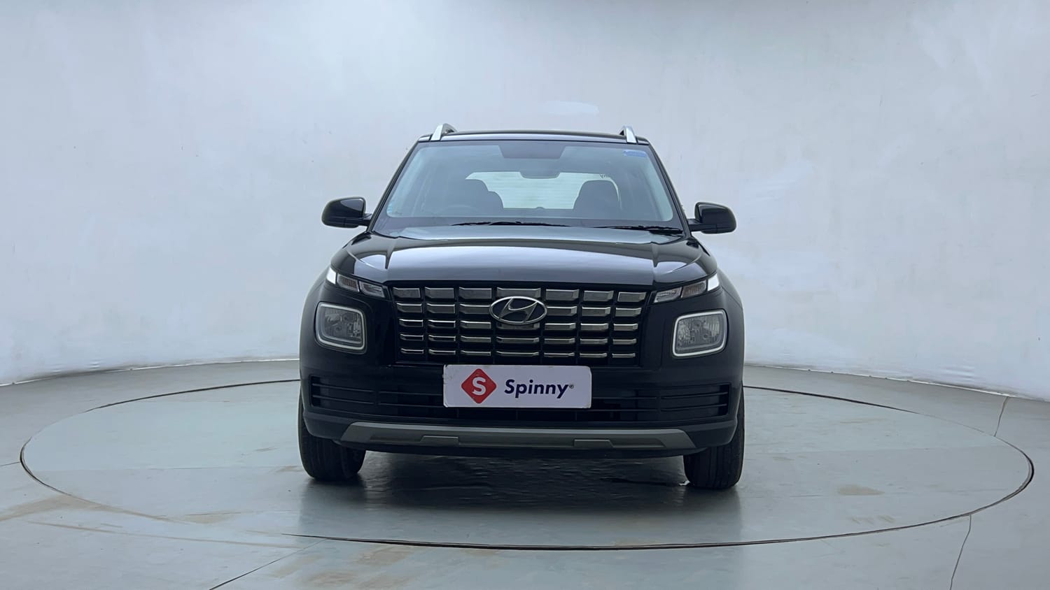 Used 2025 Hyundai Venue S Plus 1.2 Petrol MT Petrol Manual exterior FRONT VIEW