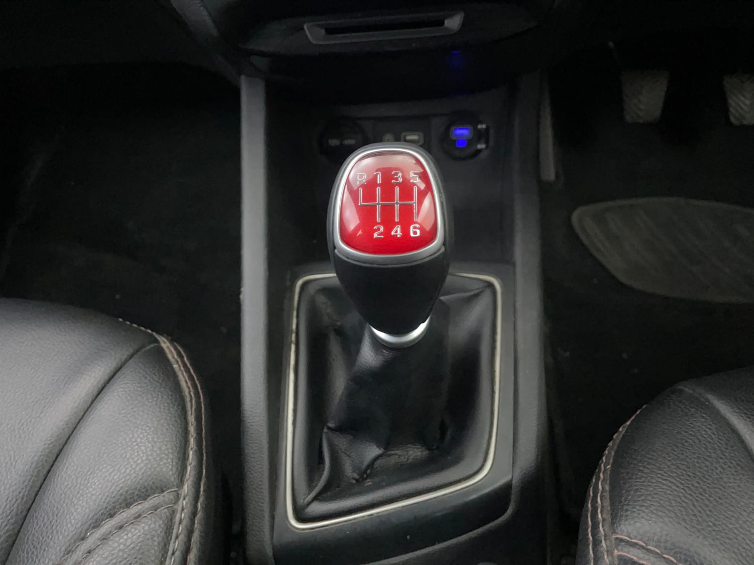 Used 2018 Hyundai Elite i20 Asta 1.4 CRDI Diesel Manual interior GEAR  KNOB VIEW