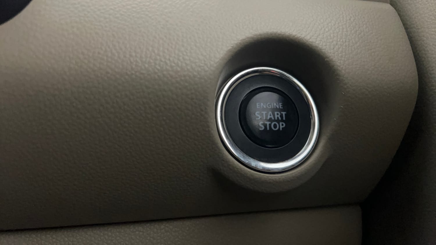 Used 2022 Maruti Suzuki Dzire ZXi Plus Petrol Manual top_features Keyless start