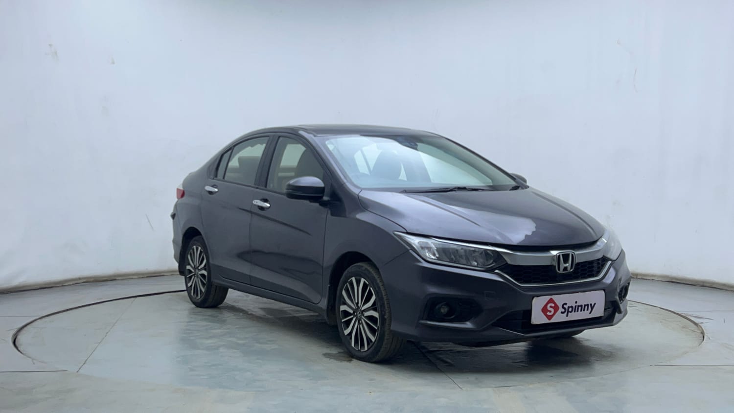Used 2017 Honda City ZX Diesel Diesel Manual exterior RIGHT FRONT CORNER VIEW