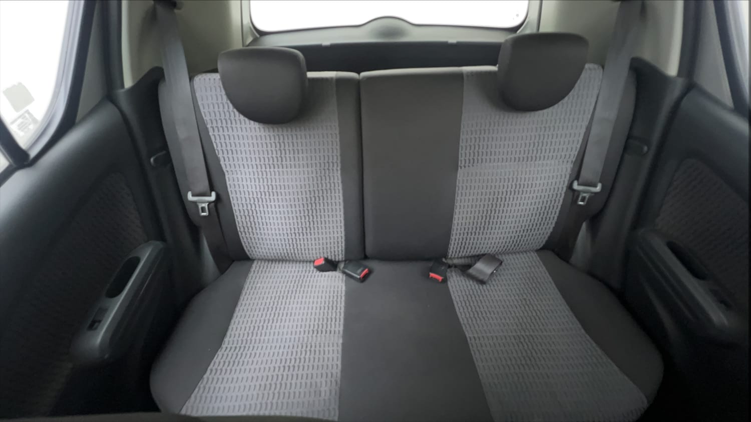 Used 2015 Maruti Suzuki Ritz Vxi BS-IV Petrol Manual interior REAR SEAT CONDITION VIEW