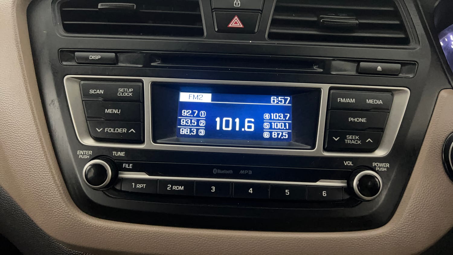 Used 2015 Hyundai Elite i20 Asta 1.2 Petrol Manual top_features Integrated (in-dash) music system
