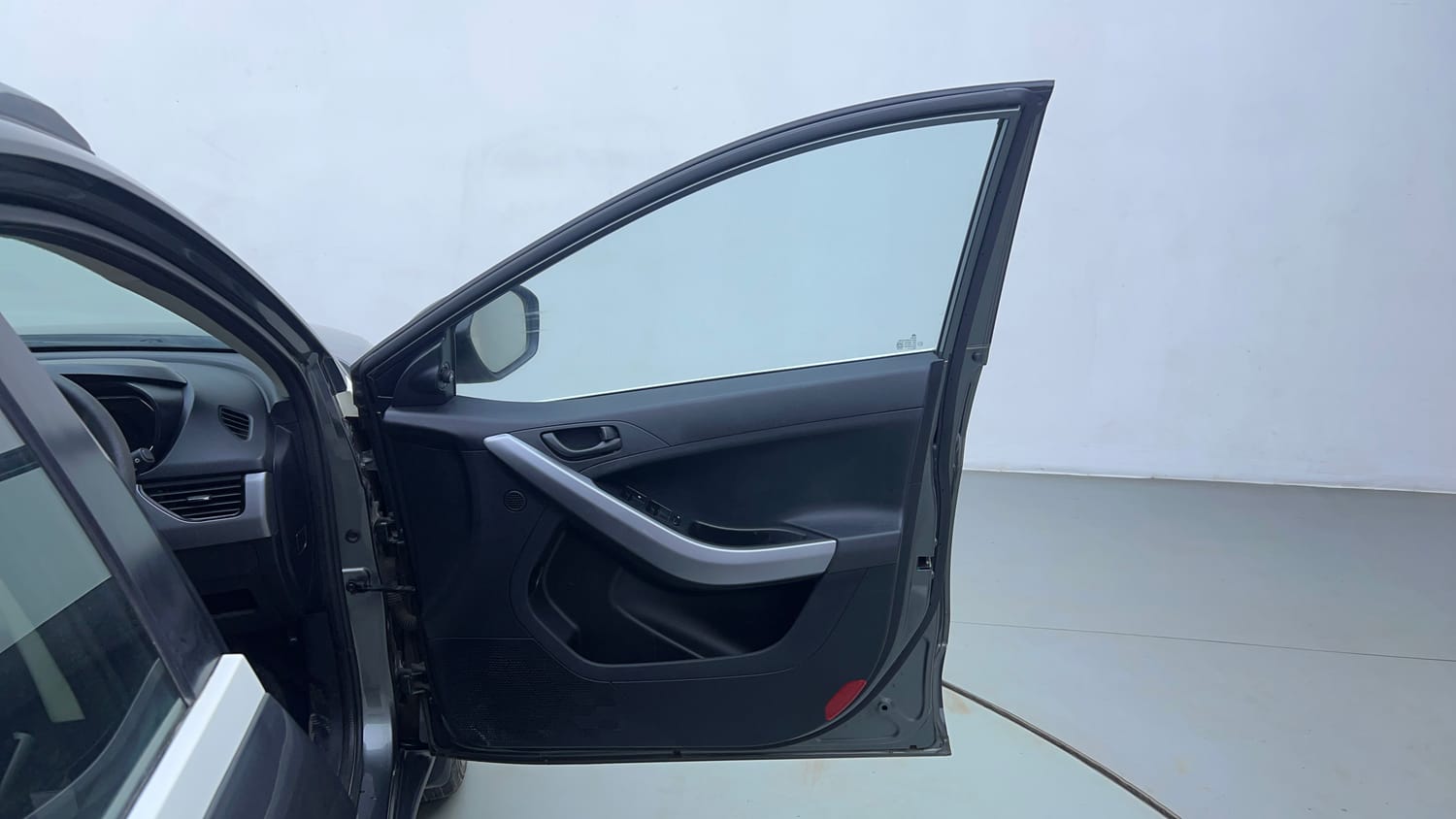 Used 2021 Tata Nexon XM Petrol Manual interior RIGHT FRONT DOOR OPEN VIEW