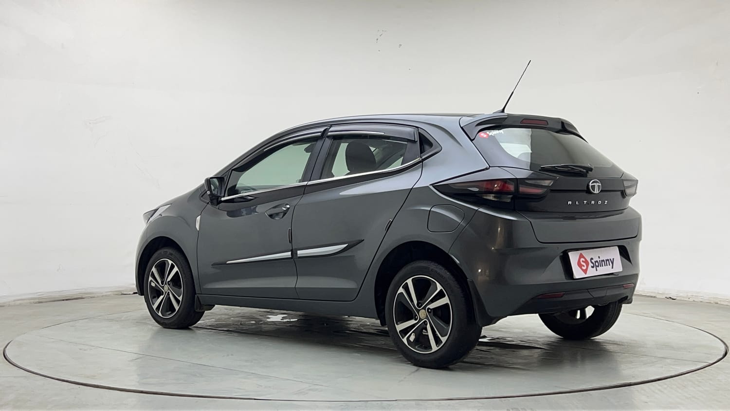 Used 2024 Tata Altroz XZ Petrol Petrol Manual exterior LEFT REAR CORNER VIEW