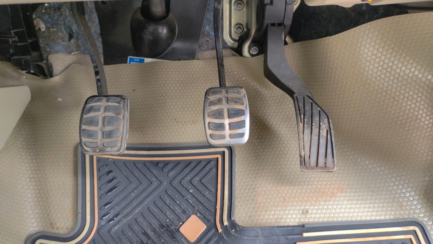 Used 2018 Maruti Suzuki Ciaz Zeta 1.4 MT Petrol Manual interior PEDALS VIEW