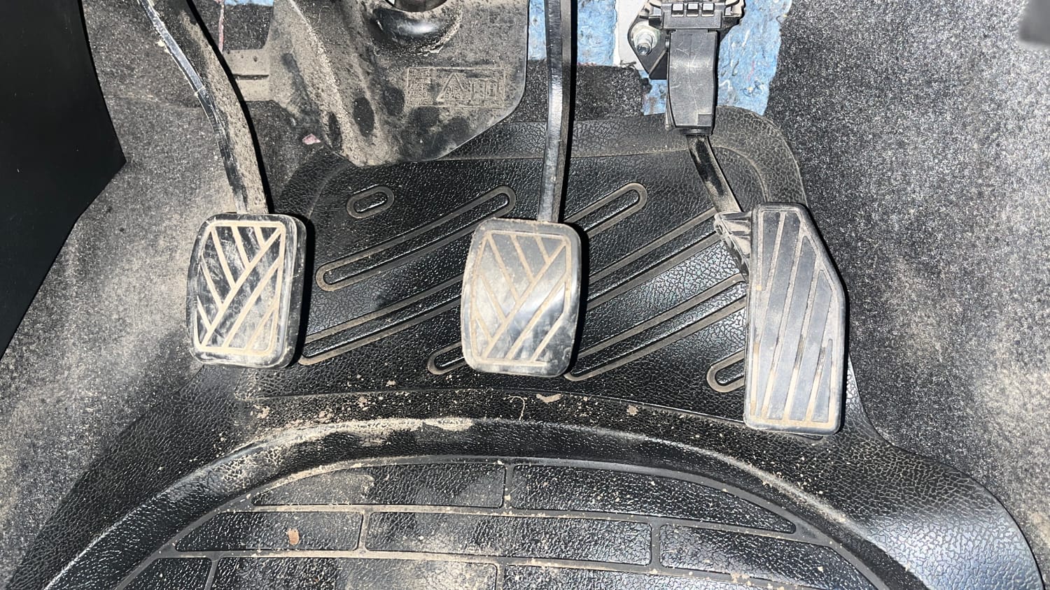 Used 2022 Maruti Suzuki Swift ZXi Petrol Manual interior PEDALS VIEW