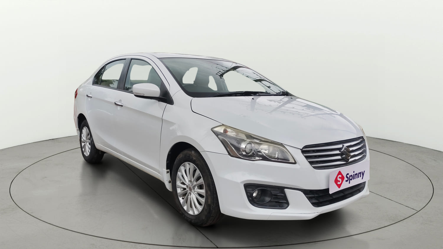 Used 2018 Maruti Suzuki Ciaz Zeta 1.4 MT Petrol Manual exterior RIGHT FRONT CORNER VIEW