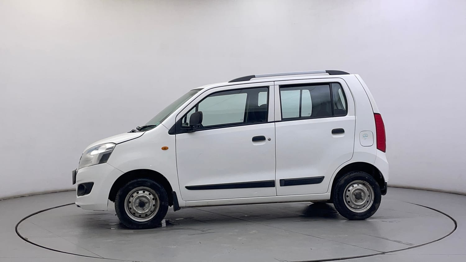Used 2013 Maruti Suzuki Wagon R LXI Petrol Manual exterior LEFT SIDE VIEW