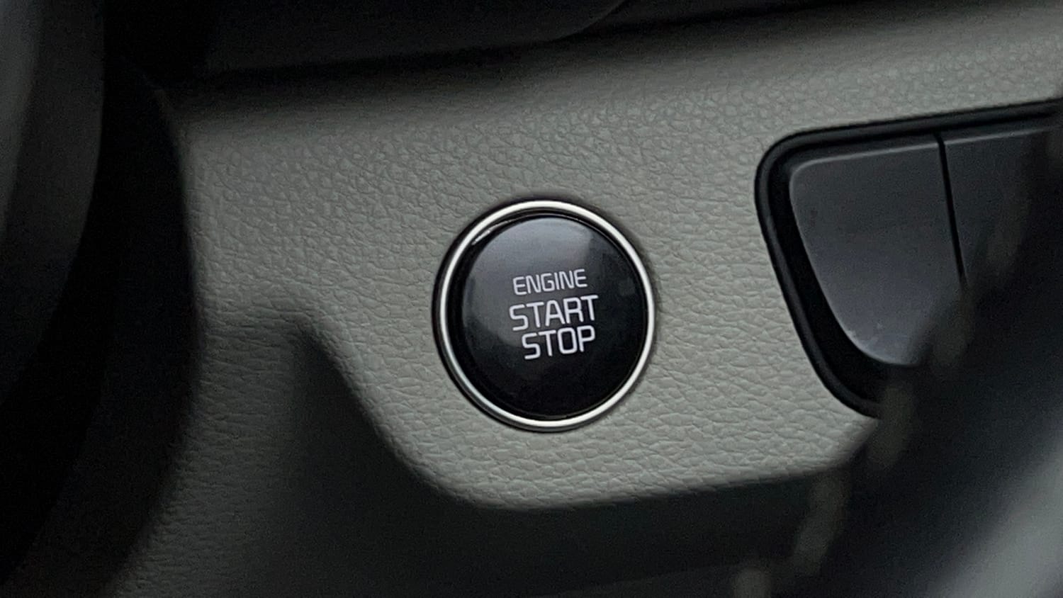 Used 2021 kia Seltos HTX IVT 1.5 Petrol Automatic top_features Keyless start