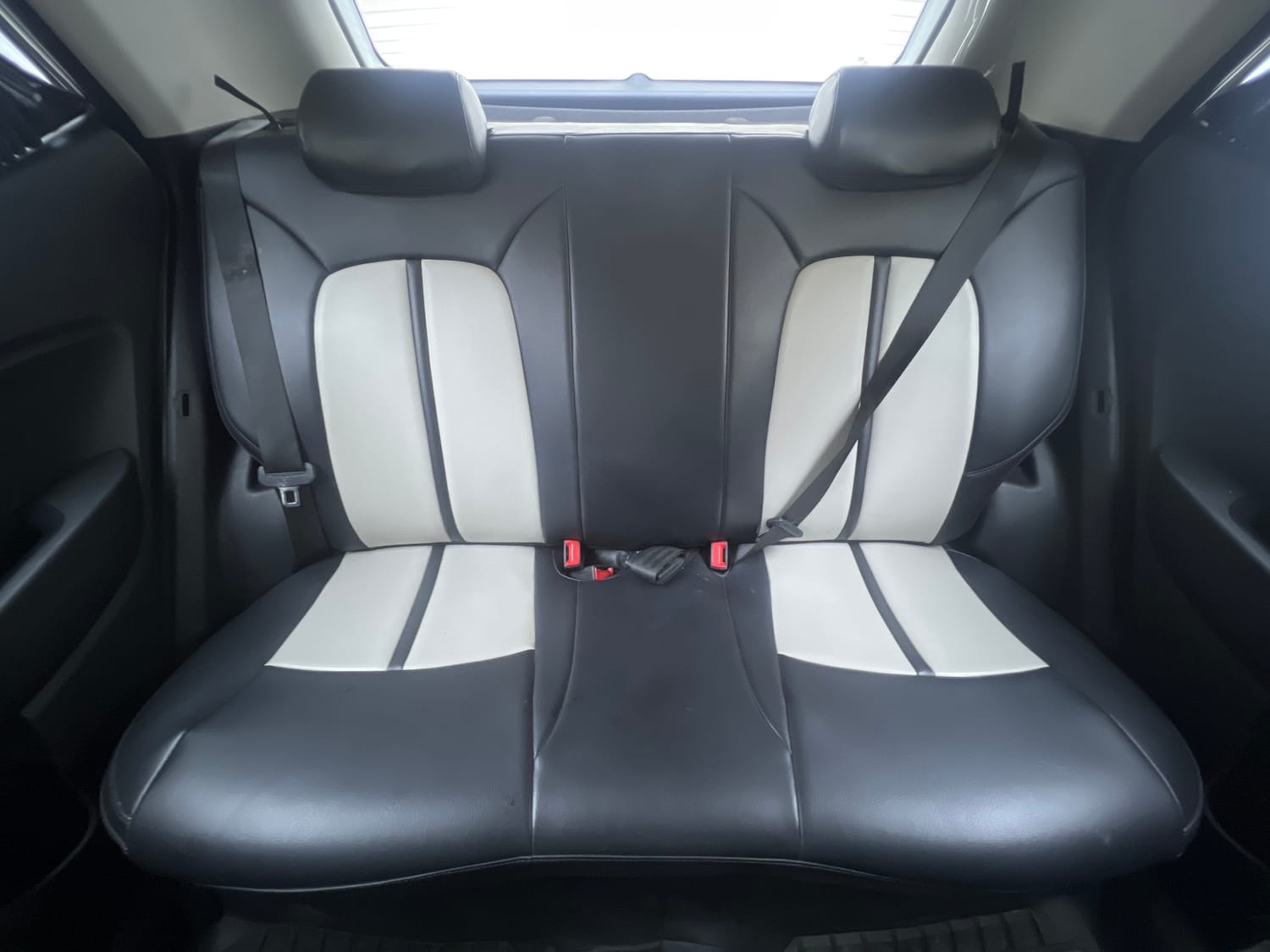 Used 2019 Hyundai Venue SX Plus 1.0 Turbo DCT Petrol Automatic interior REAR SEAT CONDITION VIEW