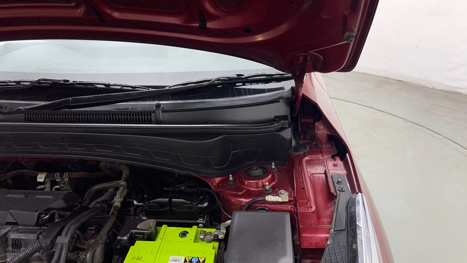 Used 2021 kia Seltos HTX IVT 1.5 Petrol Automatic engine ENGINE LEFT SIDE HINGE & APRON VIEW