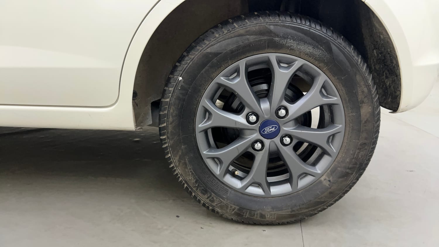 Used 2015 Ford Figo Duratec Petrol Titanium 1.2 Petrol Manual tyres LEFT REAR TYRE RIM VIEW