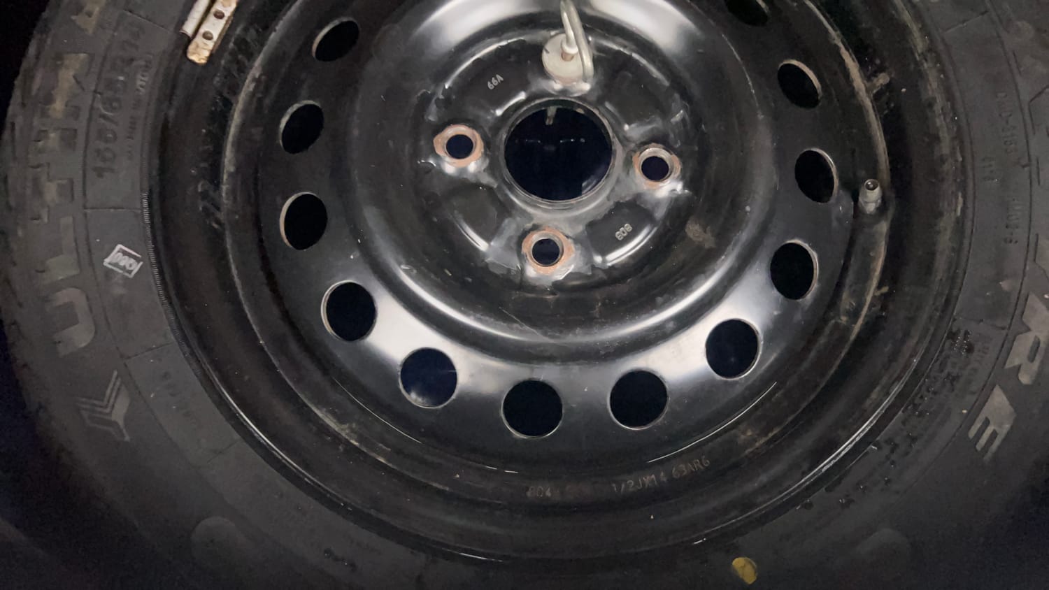 Used 2018 Maruti Suzuki Wagon R 1.0 VXI AMT Petrol Automatic tyres SPARE TYRE VIEW