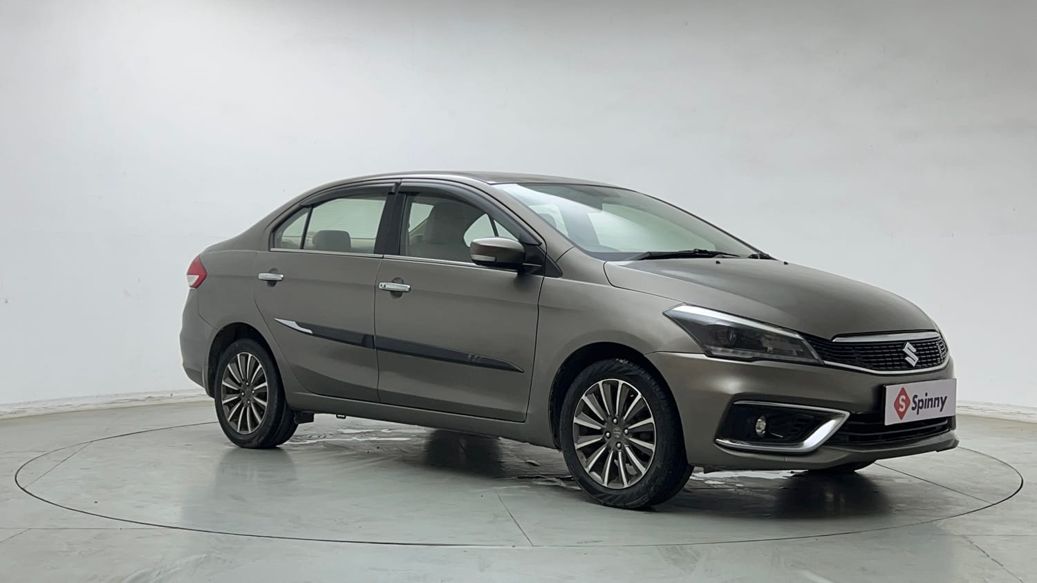 Used 2020 Maruti Suzuki Ciaz Alpha 1.5 AT Petrol Automatic exterior RIGHT FRONT CORNER VIEW