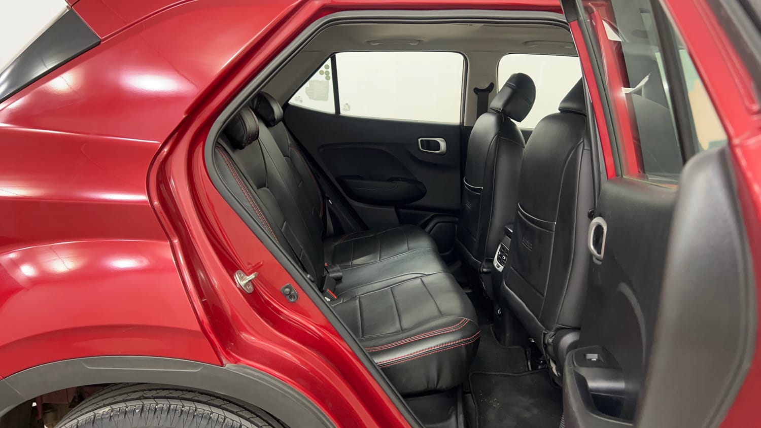 Used 2020 Hyundai Venue SX Plus 1.0 Turbo DCT Petrol Automatic interior RIGHT SIDE REAR DOOR CABIN VIEW