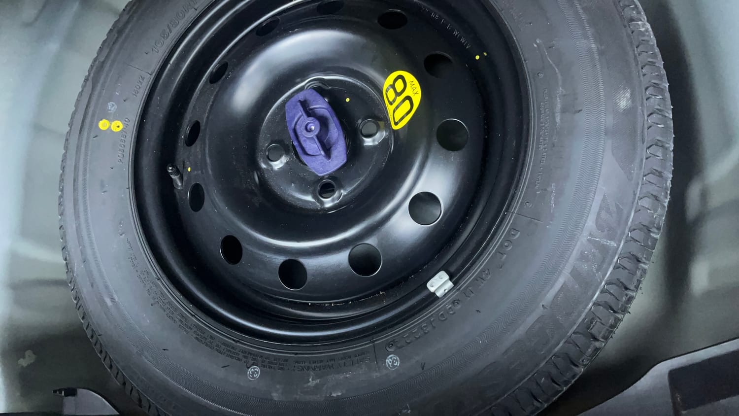 Used 2022 Maruti Suzuki Swift ZXi Petrol Manual tyres SPARE TYRE VIEW