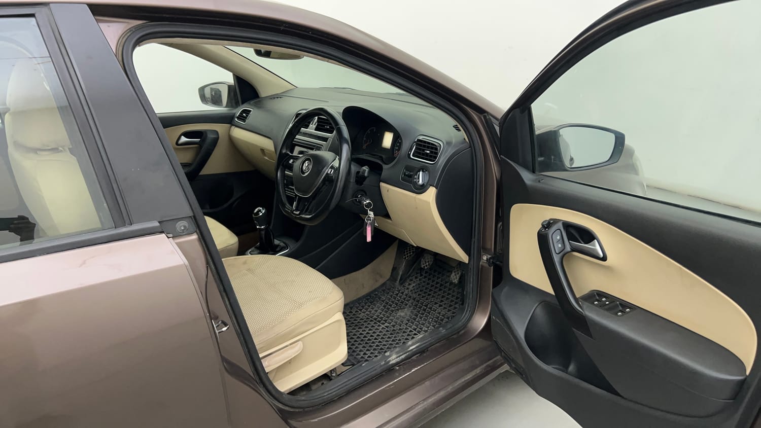 Used 2016 Volkswagen Polo Highline1.5L (D) Diesel Manual interior RIGHT SIDE FRONT DOOR CABIN VIEW