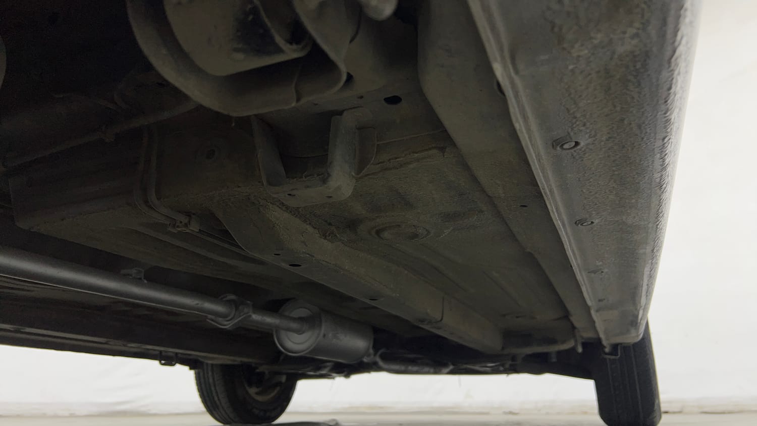 Used 2013 Maruti Suzuki A-Star ZXI Petrol Manual extra REAR RIGHT UNDERBODY VIEW