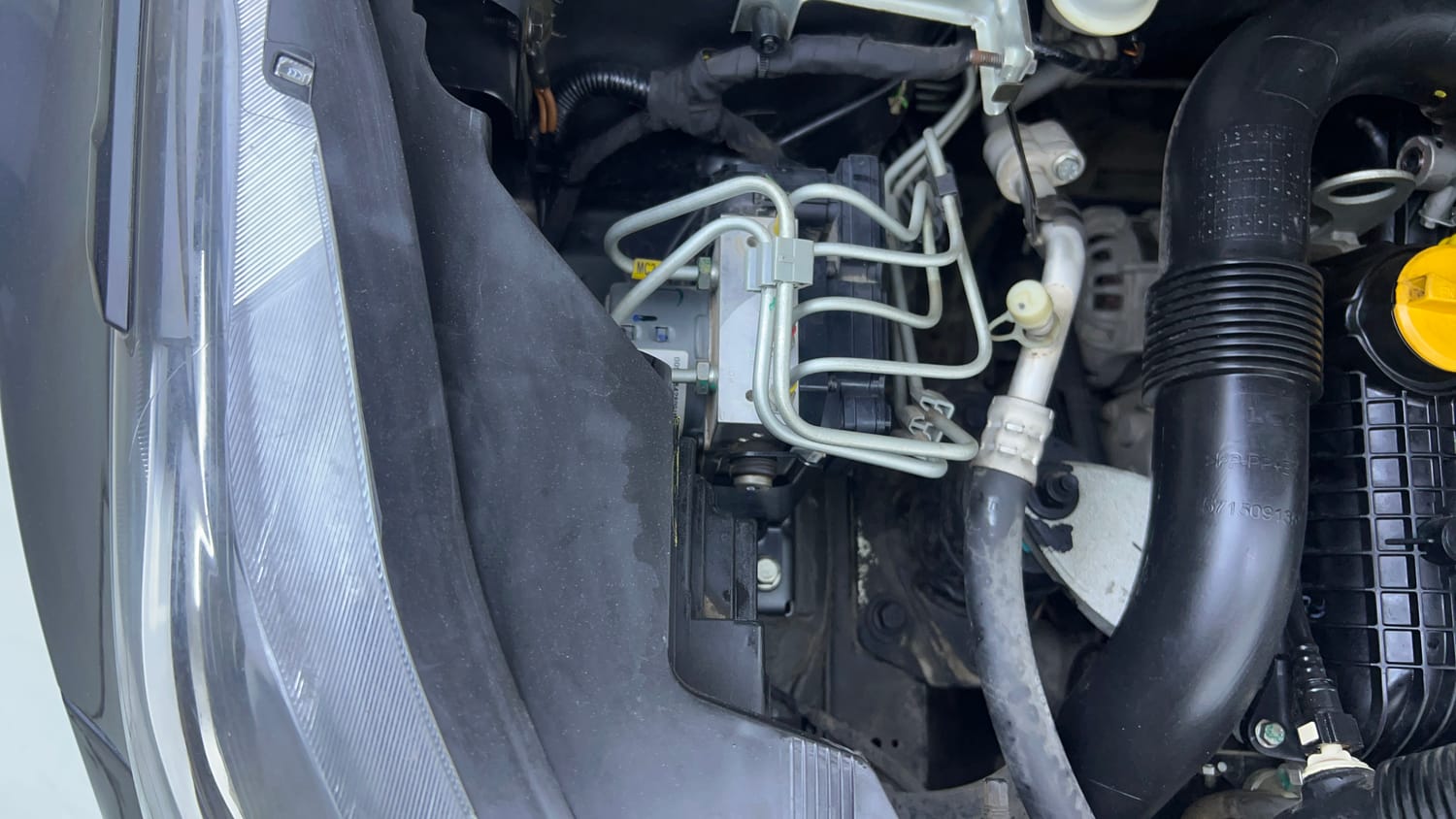 Used 2021 Tata Nexon XM Petrol Manual engine ENGINE RIGHT SIDE VIEW
