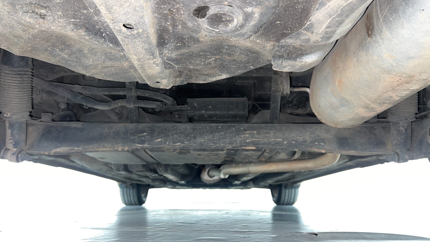 Used 2016 Hyundai Verna 1.6 VTVT S AT Petrol Automatic extra REAR UNDERBODY VIEW (TAKEN FROM REAR)
