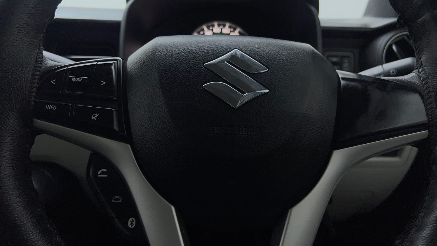 Used 2019 Maruti Suzuki Ignis Delta 1.2 MT Petrol Manual top_features Steering mounted controls