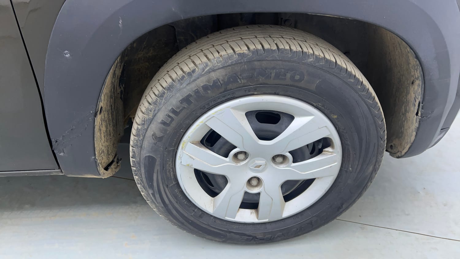 Used 2017 Renault Kwid RXL Petrol Manual tyres RIGHT FRONT TYRE RIM VIEW