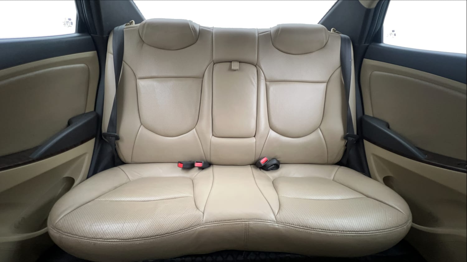 Used 2016 Hyundai Verna 1.6 VTVT S AT Petrol Automatic interior REAR SEAT CONDITION VIEW