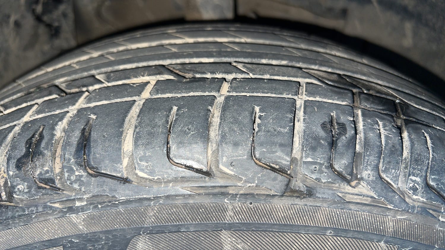 Used 2021 Tata Nexon XM Petrol Manual tyres RIGHT FRONT TYRE TREAD VIEW